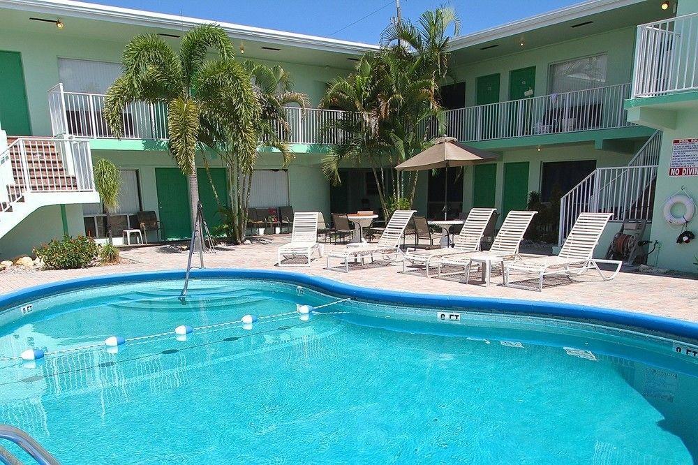 Blue Strawberry By The Sea Hotel Lauderdale-by-the-Sea Exterior foto