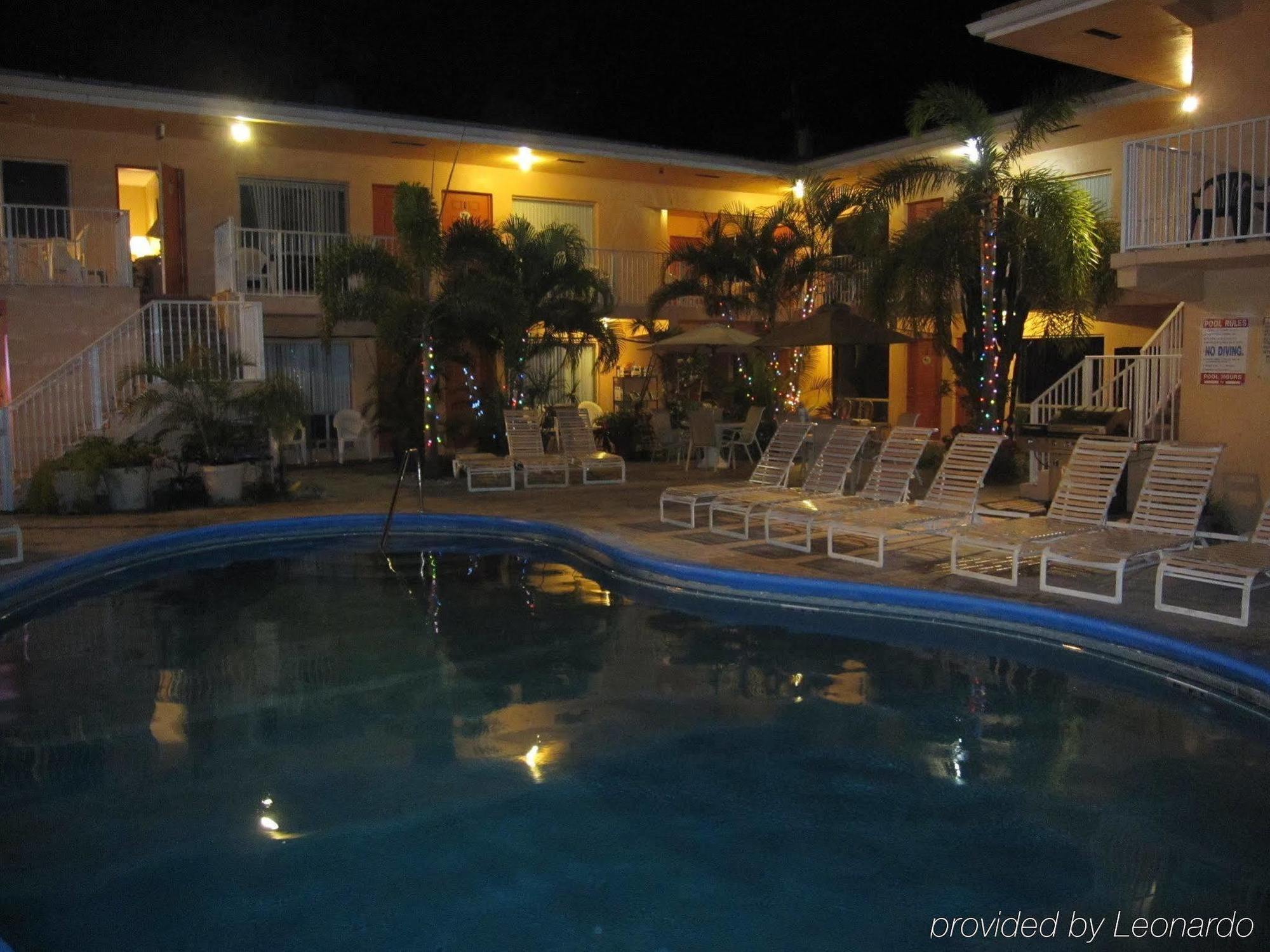 Blue Strawberry By The Sea Hotel Lauderdale-by-the-Sea Exterior foto