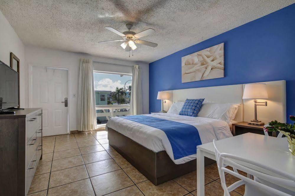 Blue Strawberry By The Sea Hotel Lauderdale-by-the-Sea Exterior foto
