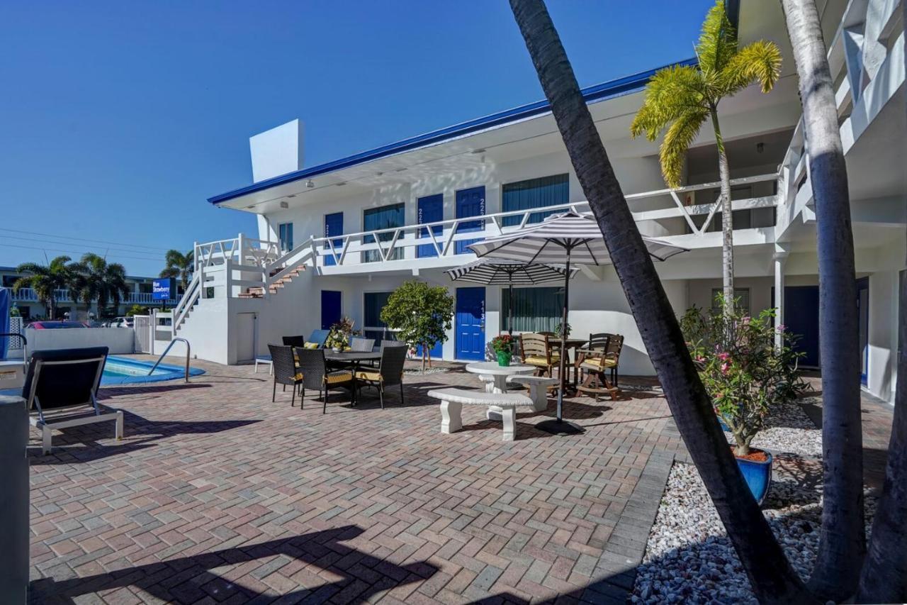 Blue Strawberry By The Sea Hotel Lauderdale-by-the-Sea Exterior foto